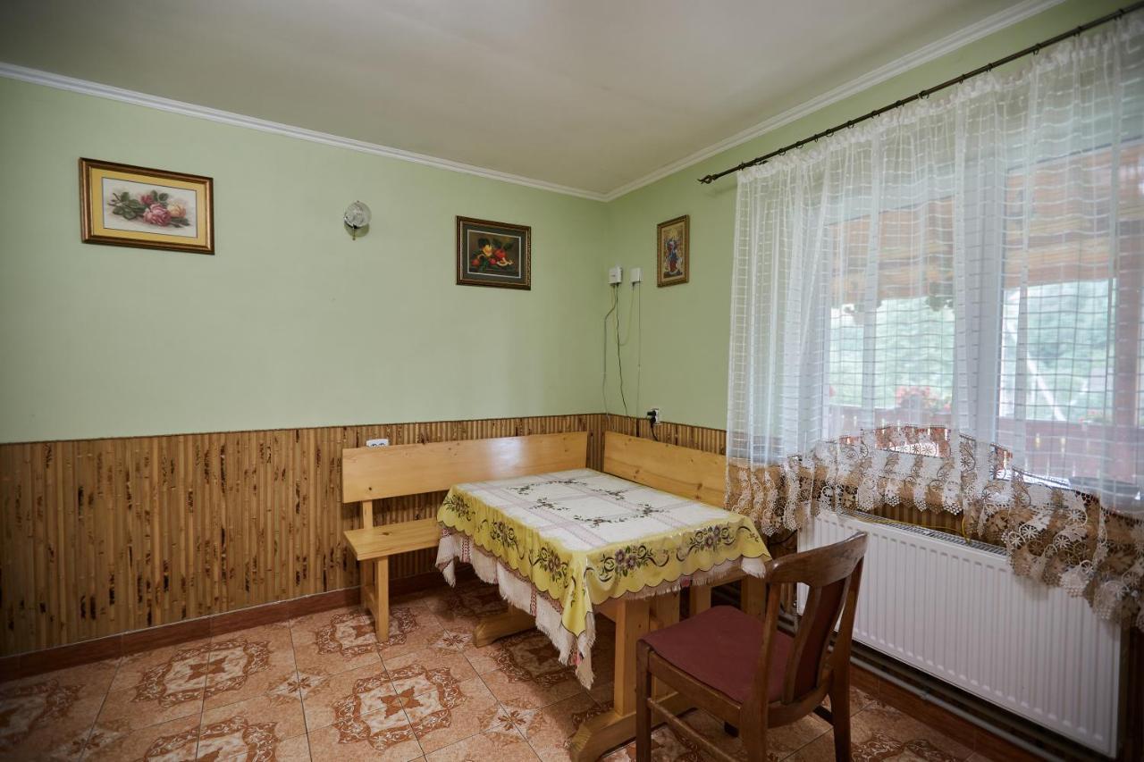 Захід Сонця Hotel Slavske Ngoại thất bức ảnh